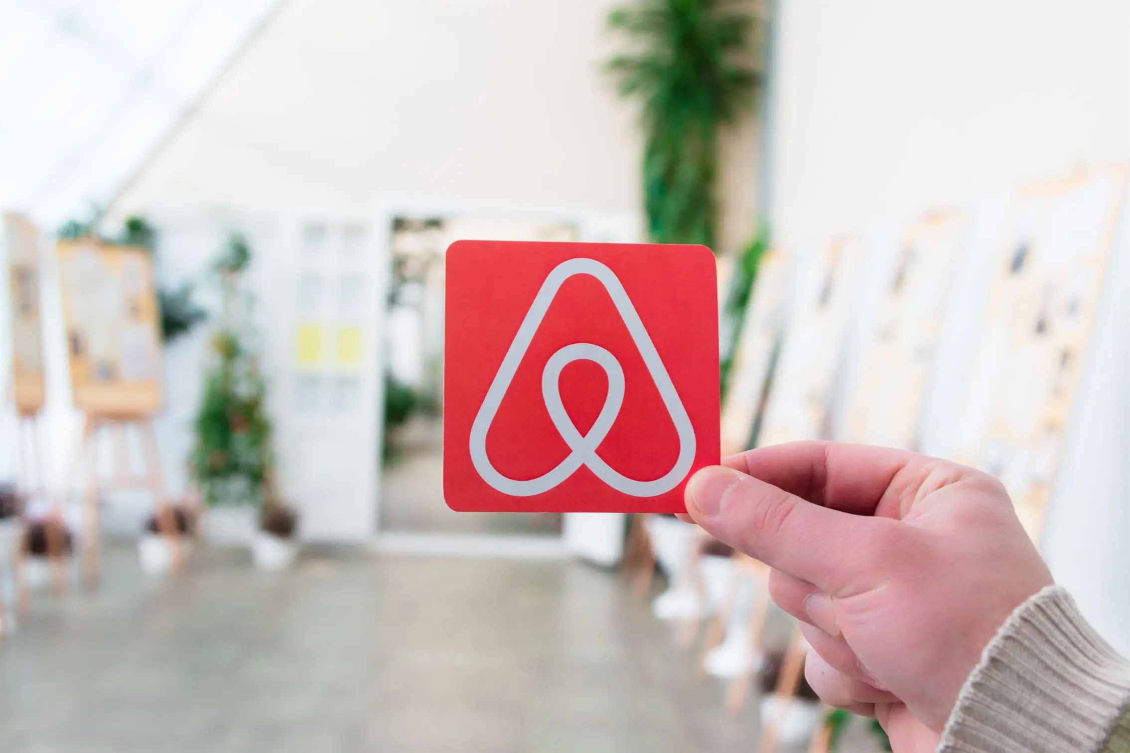 airbnb.webp